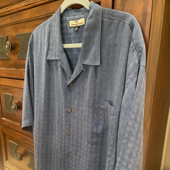 TOMMY BAHAMA LIGHT BLUE XXL SILK SHIRT; Generous sizing; Fabulous Fabric; $35 - Picture 9 of 16